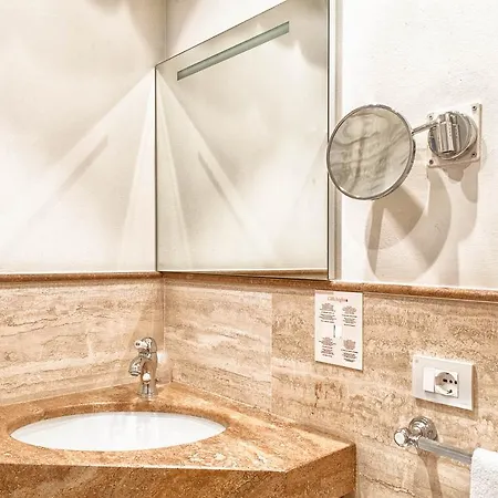 Conchiglia 4* Cervia